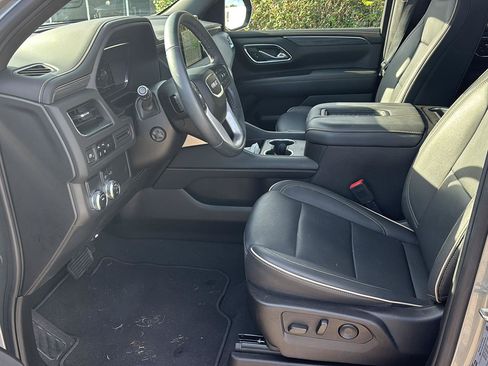 Used 2023 GMC Yukon SLT w/ SLT Premium Package RWD image 13
