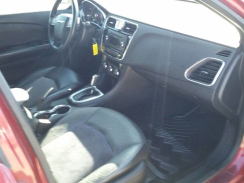 Used 2014 Chrysler 200 LX image 9