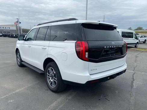 Used 2025 Ford Expedition Active image 5