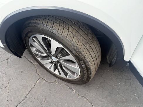 Used 2018 Buick Encore Essence AWD/4WD image 28