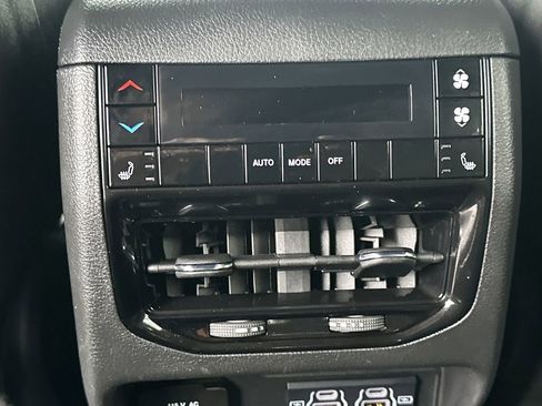 Used 2024 Jeep Grand Cherokee L Limited w/ Black Appearance Package image 26