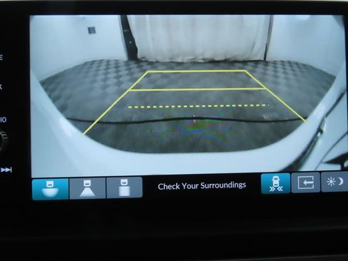 Used 2023 Honda Pilot Touring image 16