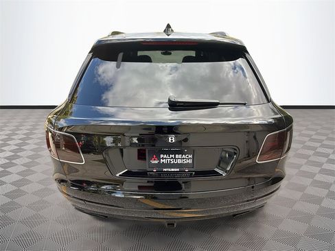 Used 2018 Bentley Bentayga image 7