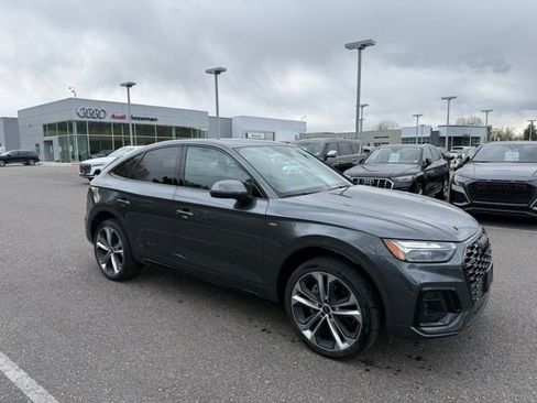 Used 2023 Audi Q5 2.0T Premium Plus w/ Premium Plus Package AWD/4WD image 2