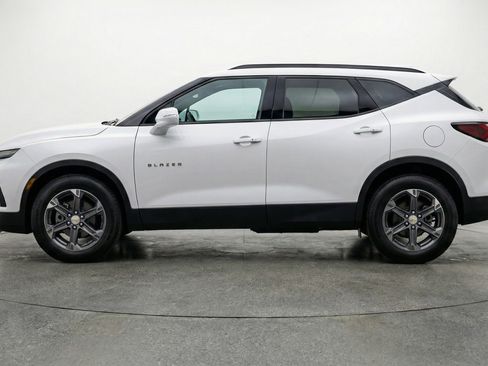 Used 2025 Chevrolet Blazer LT image 5