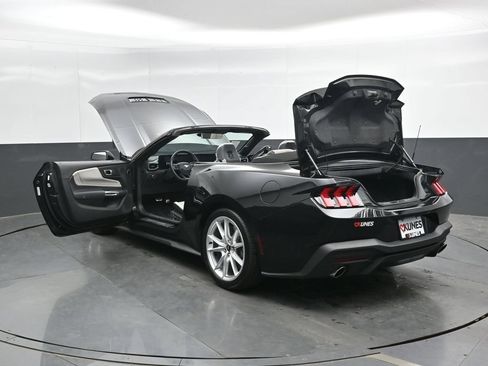 Used 2025 Ford Mustang GT Premium RWD image 49