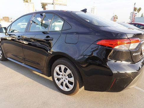 Certified 2025 Toyota Corolla LE image 5