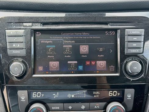 Used 2019 Nissan Rogue SV FWD image 14