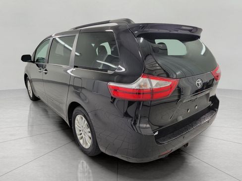 Used 2017 Toyota Sienna XLE Premium FWD image 21