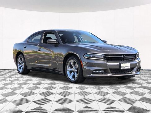 Used 2018 Dodge Charger SXT Plus w/ Driver Convenience Group RWD image 11