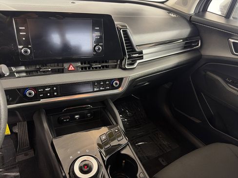 Certified 2023 Kia Sportage LX AWD/4WD image 4