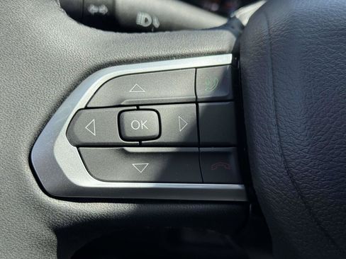 Used 2025 Jeep Compass Limited w/ Sun & Sound Group AWD/4WD image 20
