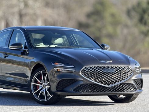 Used 2025 Genesis G70 2.5T image 47