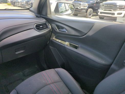 Used 2022 Chevrolet Equinox RS w/ Infotainment Package AWD/4WD image 19