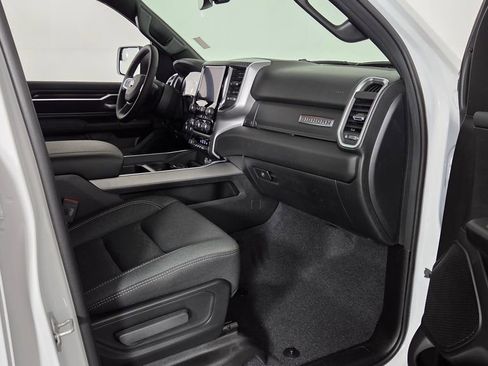 New 2026 RAM 1500 4x4 Crew Cab image 29