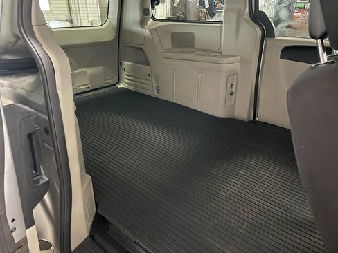 Used 2011 Dodge Grand Caravan C/V image 14