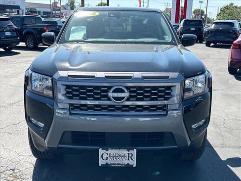 Used 2025 Nissan Frontier SV w/ SV Convenience Package RWD image 8