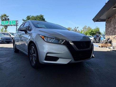 Used 2020 Nissan Versa SV image 3