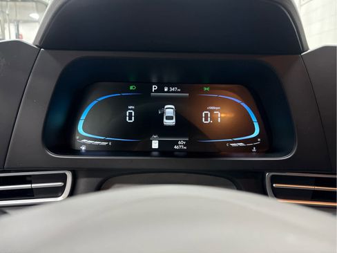 Used 2025 Hyundai Elantra Sport image 10