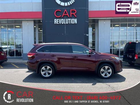 Used 2017 Toyota Highlander Limited w/ Protection Package #3 AWD/4WD image 8