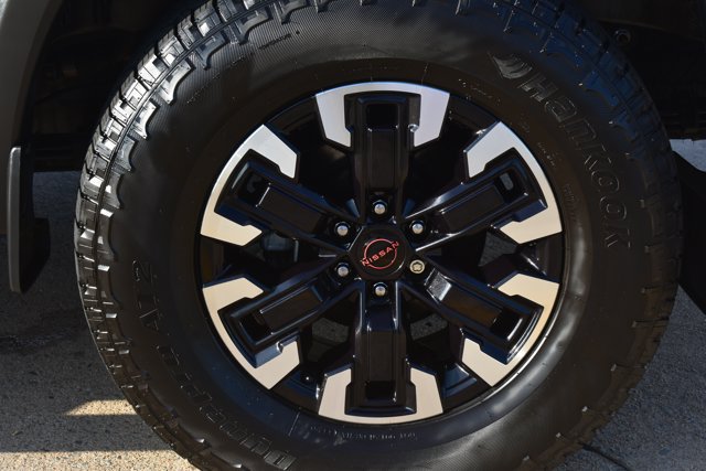 Used 2023 Nissan Frontier Pro-X w/ Technology Package RWD image 10