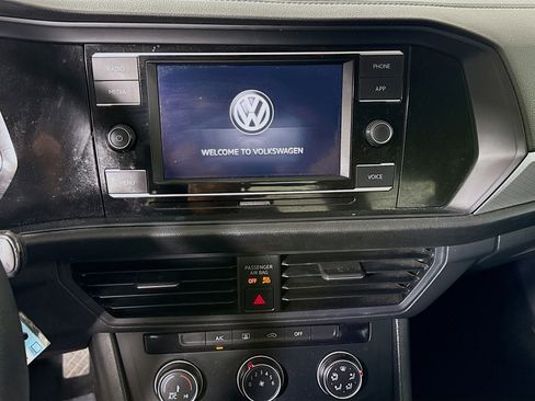 Used 2020 Volkswagen Jetta S image 18
