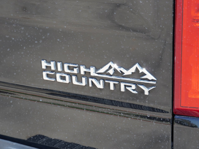 Used 2024 Chevrolet Silverado 1500 High Country w/ Technology Package AWD/4WD image 17