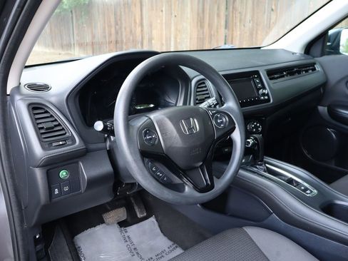 Used 2019 Honda HR-V LX image 15