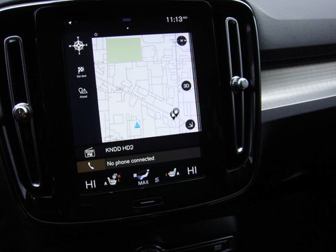 Used 2020 Volvo XC40 T5 Momentum w/ Protection Package Premier image 19