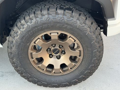 New 2025 Toyota 4Runner Trailhunter image 15