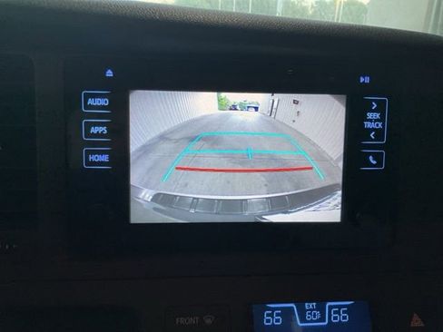 Used 2017 Toyota Sienna LE image 11