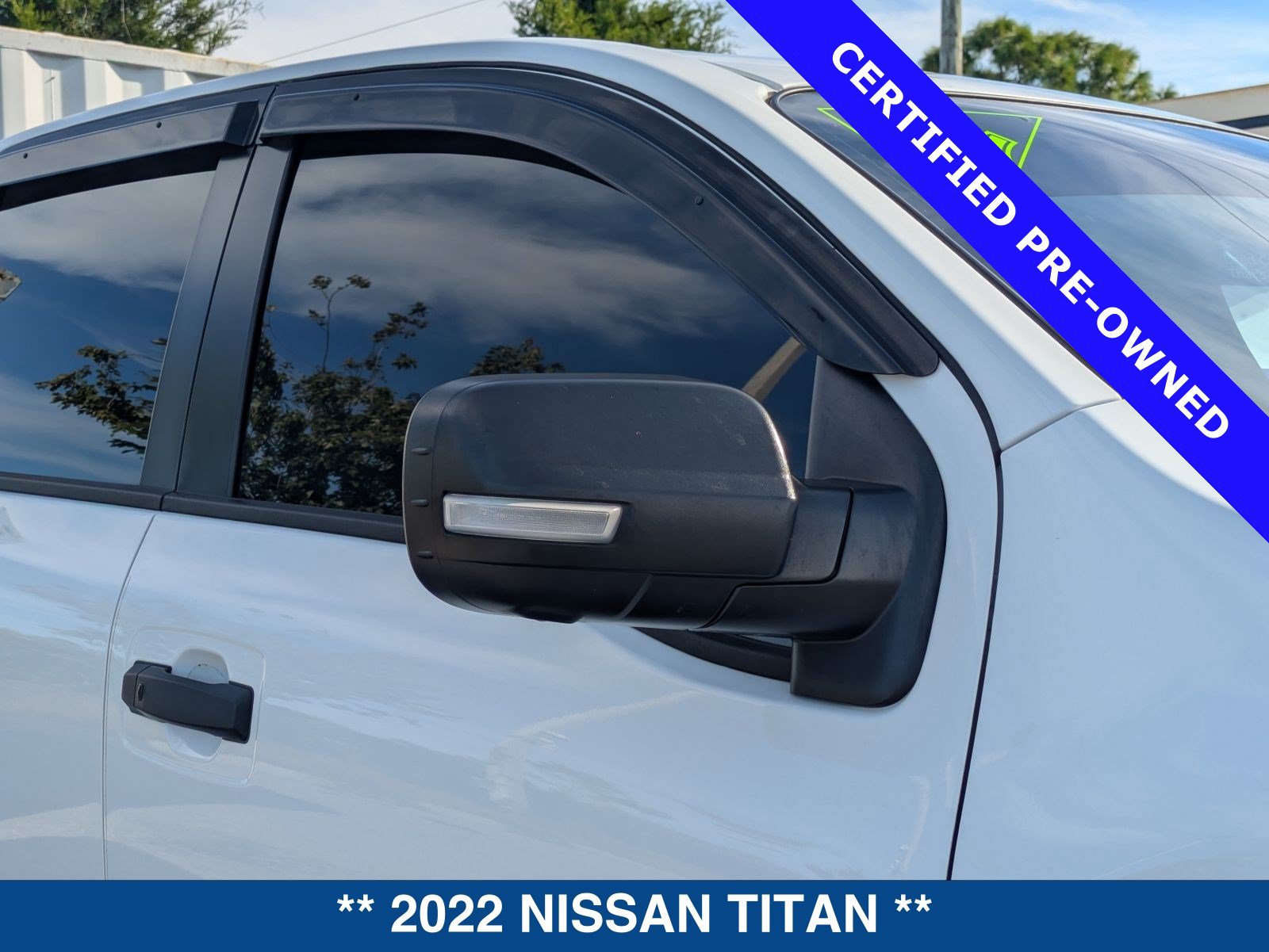 Used 2022 Nissan Titan PRO-4X w/ Pro-4x Convenience Package AWD/4WD image 11