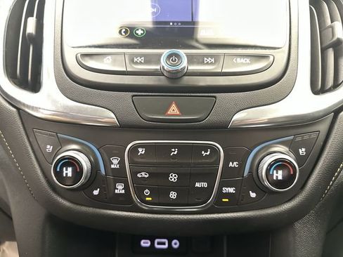 Used 2021 Chevrolet Equinox Premier image 21