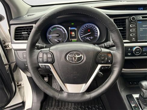 Used 2018 Toyota Highlander Limited image 11
