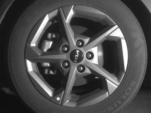 Used 2025 Kia K4 LXS FWD image 12