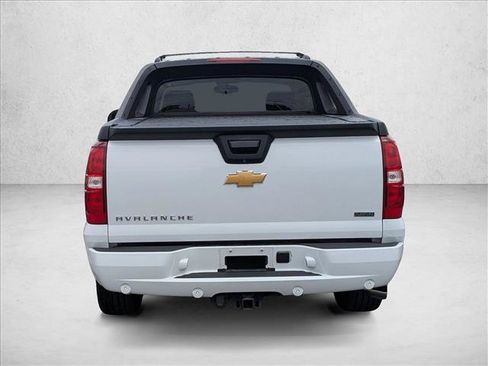 Used 2012 Chevrolet Avalanche LTZ RWD image 6
