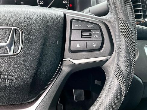 Used 2025 Honda Ridgeline Sport image 13