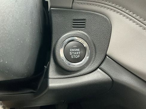 Used 2025 Subaru Outback Premium w/ Popular Package #1A image 17