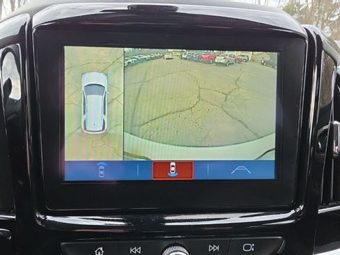 Used 2018 Chevrolet Traverse LT image 14