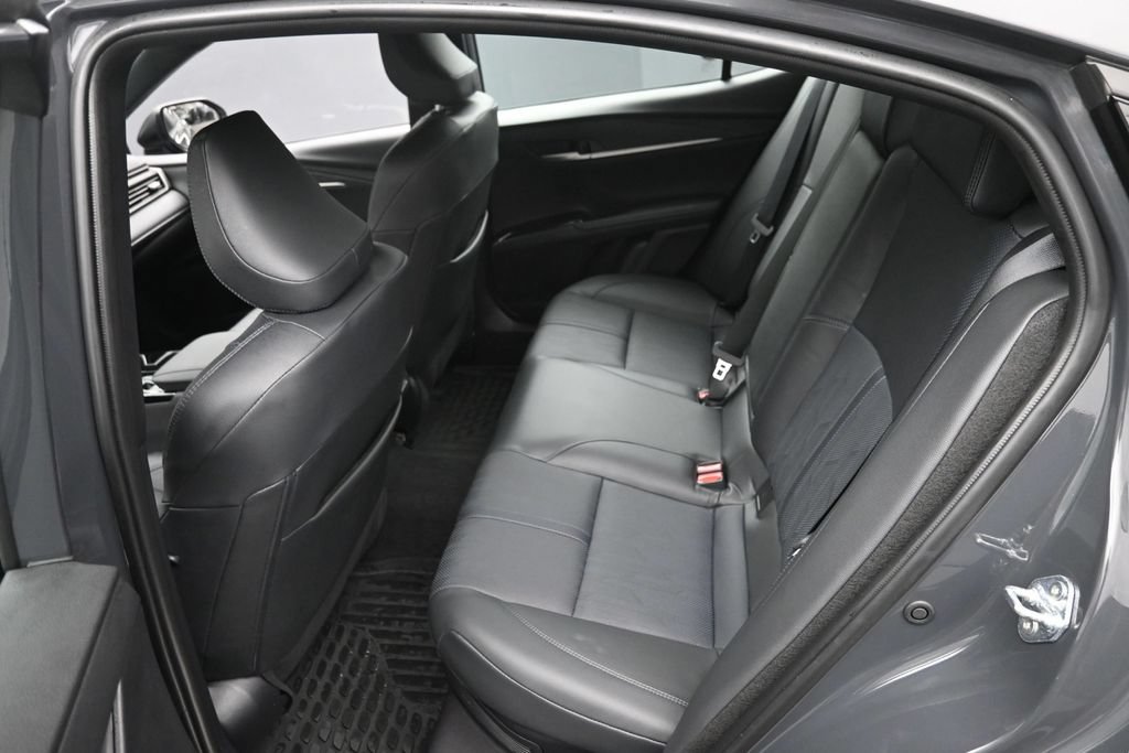 Used 2025 Toyota Camry XSE FWD image 11