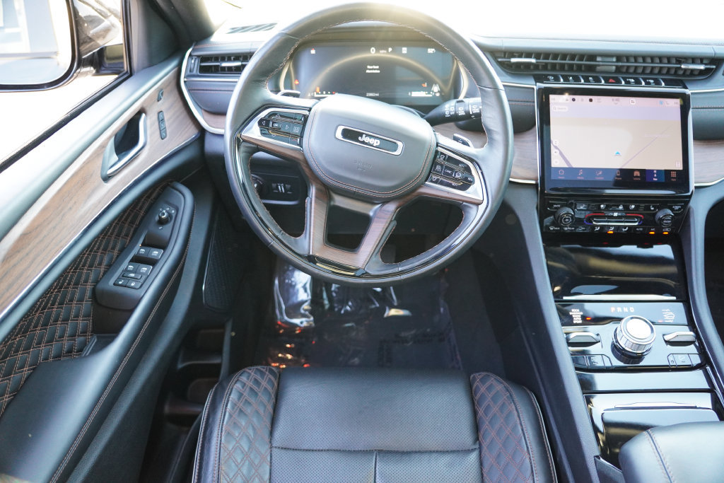 Certified 2025 Jeep Grand Cherokee Summit w/ Obsidian Package AWD/4WD image 22