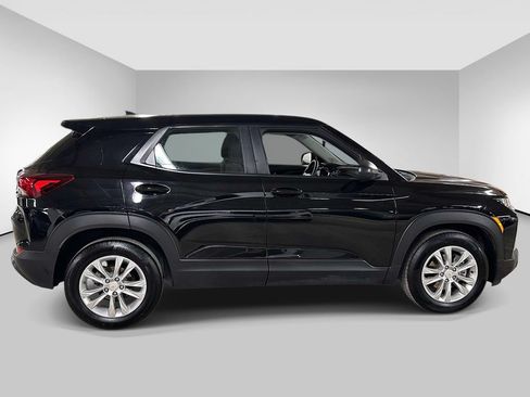 Used 2023 Chevrolet TrailBlazer LS FWD image 3