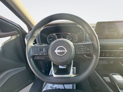 Used 2023 Nissan Rogue S FWD image 16