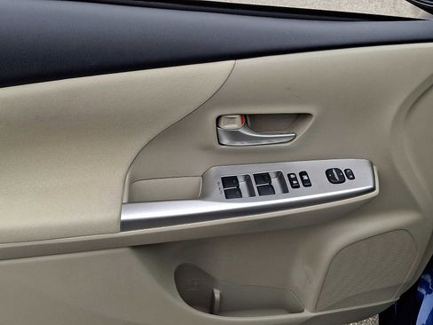 Used 2012 Toyota Prius V Three image 14