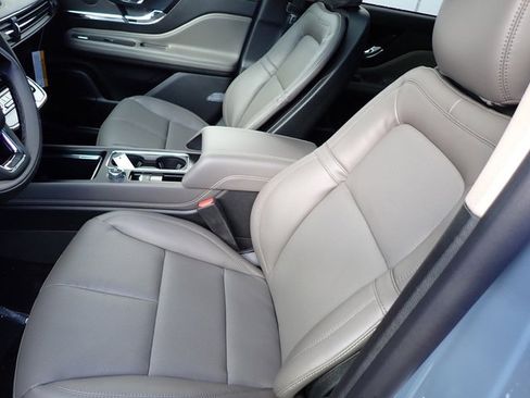 New 2026 Lincoln Corsair Premiere image 15