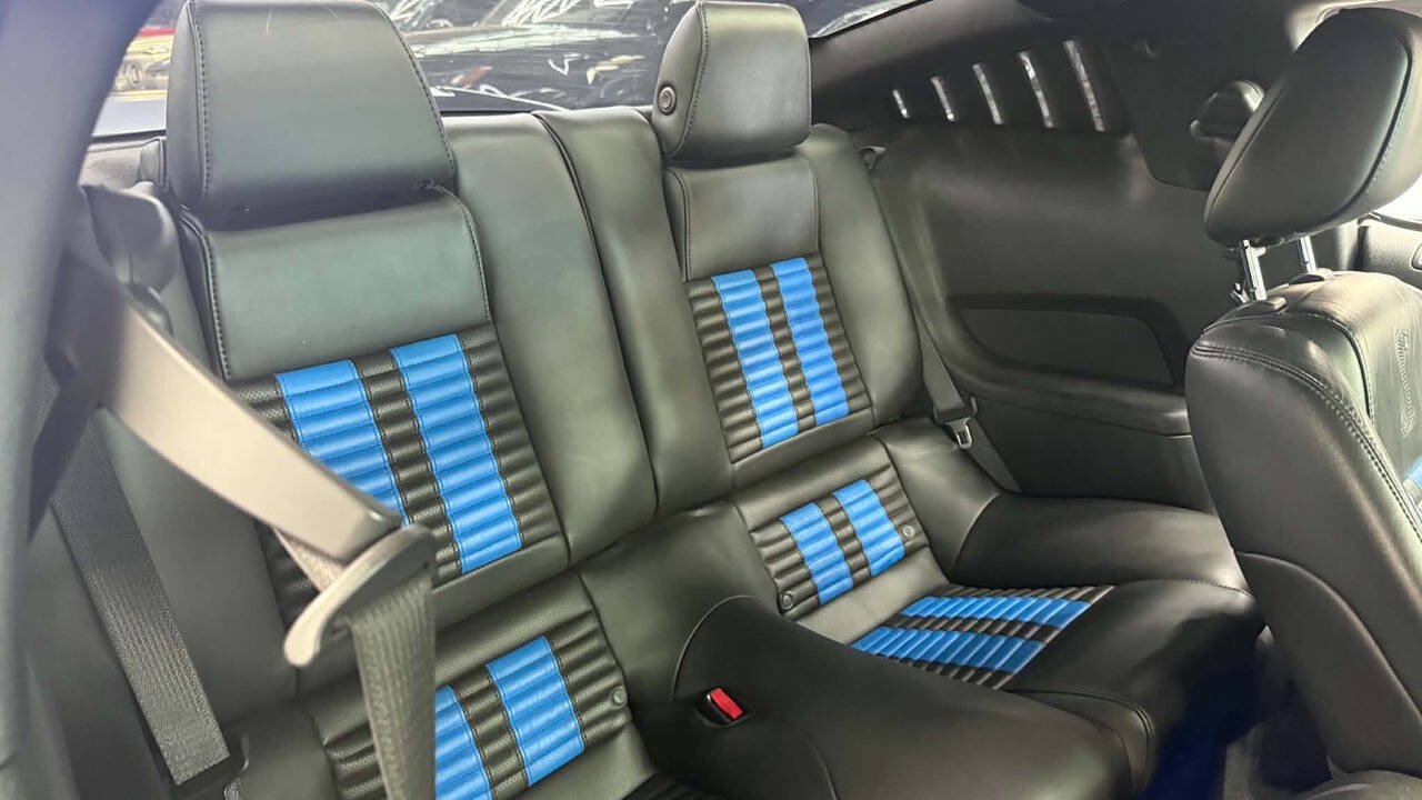Used 2011 Ford Mustang Shelby GT500 RWD image 18