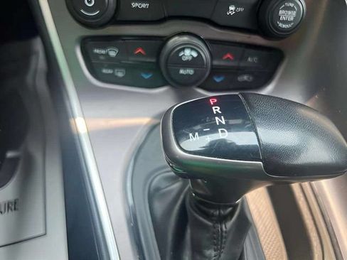 Used 2021 Dodge Challenger SXT RWD image 12