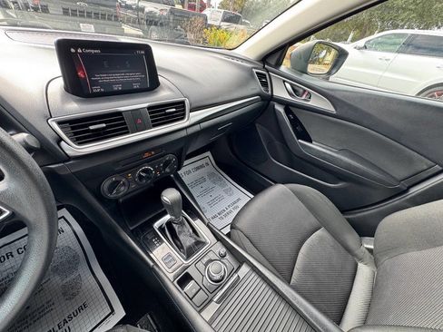 Used 2018 MAZDA MAZDA3 Sport image 18