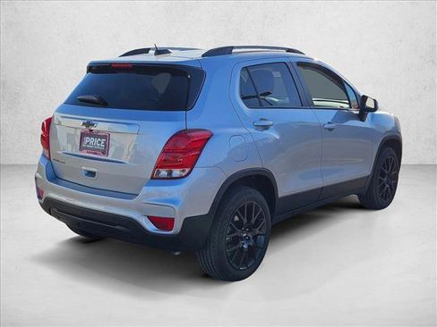 Used 2022 Chevrolet Trax LT w/ Sport Edition image 5