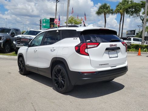 Used 2023 GMC Terrain SLE w/ Driver Convenience Package FWD image 7